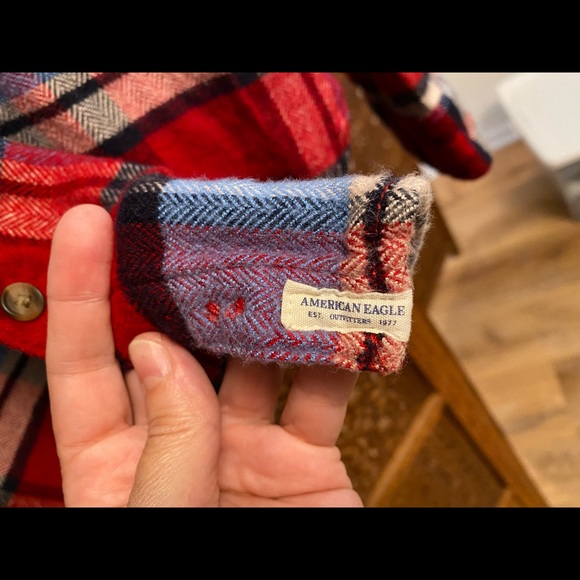 🚺 AEO SOFT red & blue super soft flannel - Picture 4 of 6
